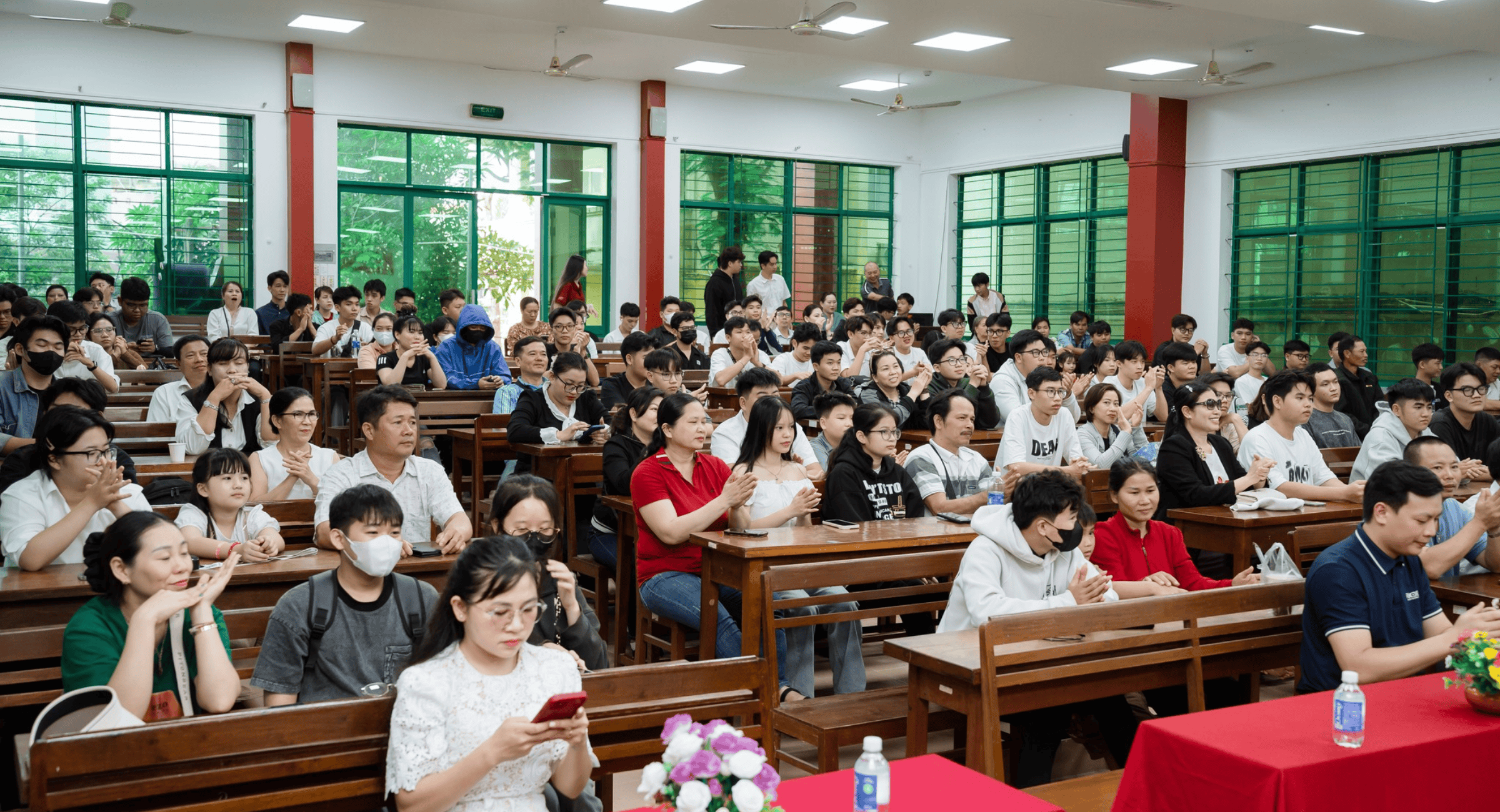 Open Day 2025 là cơ hội để nhà trường, doanh nghiệp cùng cam kết đồng hành với phụ huynh, học sinh trên hành trình học tập và phát triển sự nghiệp