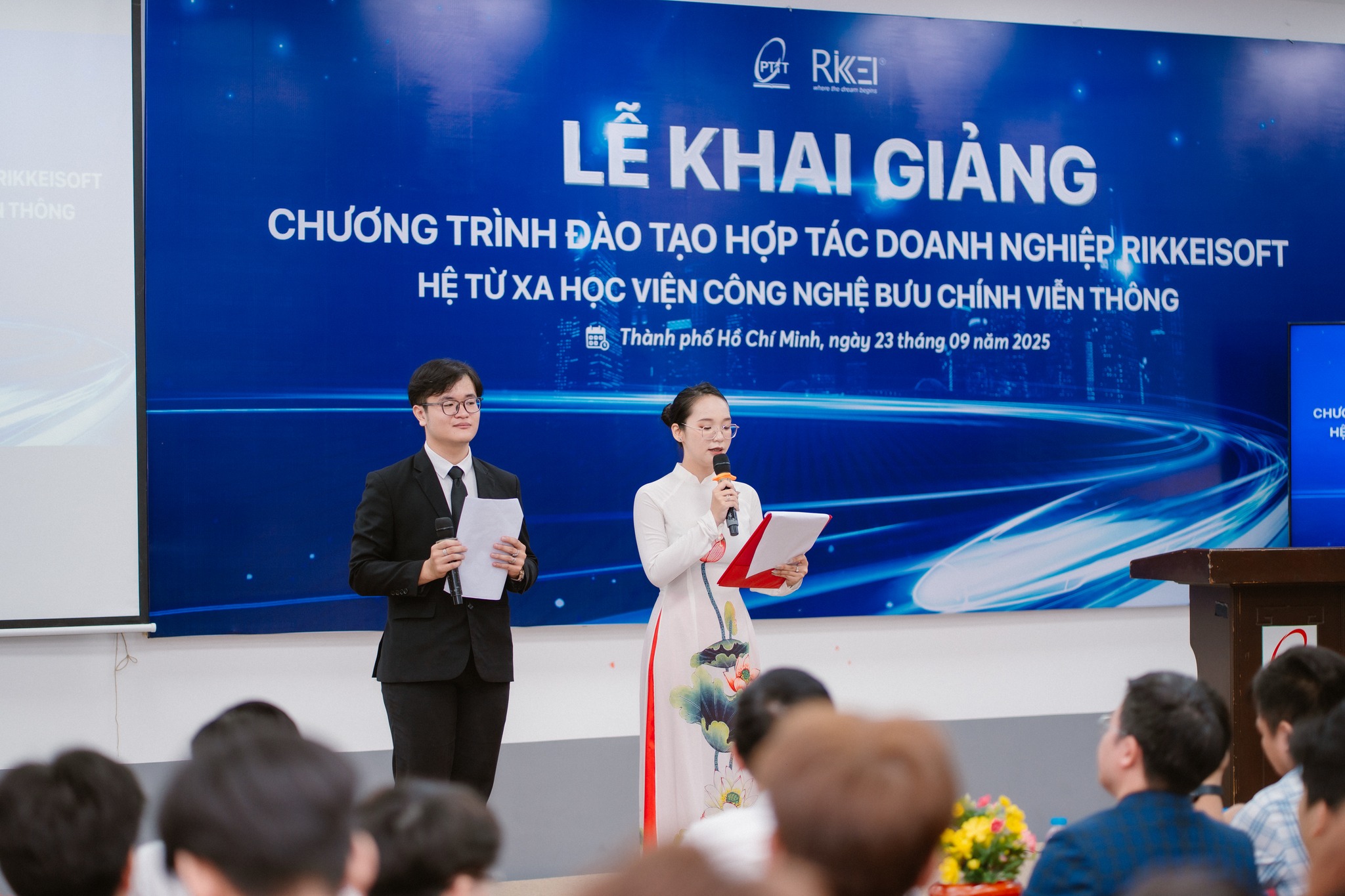 Không khí trang trọng và sôi nổi tại buổi lễ khai giảng